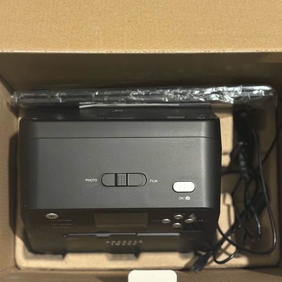 Sharper Image High-Resolution Photo Scanner - Picture 2 of 3